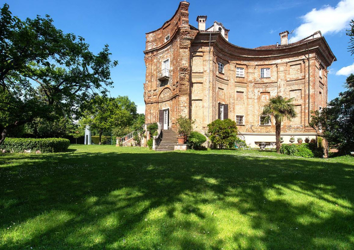 Castello di Barone Canavese, Italy